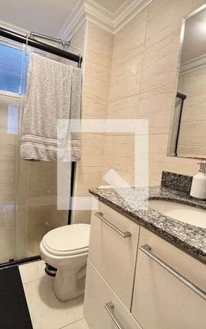 Apartamento à venda com 102m², 3 quartos e 2 vagas Apartamento à venda com 102m², 3 quartos e 2 vagasBanheiro Corredor