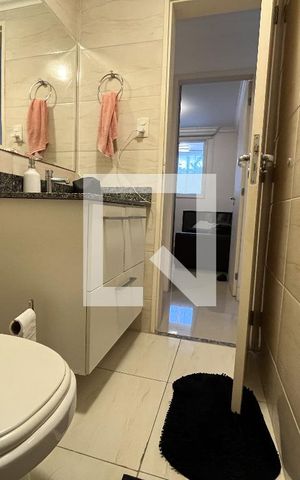 Apartamento à venda com 102m², 3 quartos e 2 vagas Apartamento à venda com 102m², 3 quartos e 2 vagasBanheiro Corredor