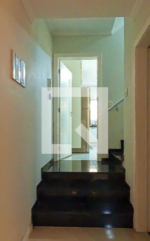 Casa para alugar com 170m², 3 quartos e 2 vagas Casa para alugar com 170m², 3 quartos e 2 vagasCorredor
