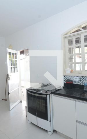 Casa para alugar com 600m², 4 quartos e 5 vagasCozinha