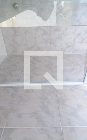 Casa para alugar com 600m², 4 quartos e 5 vagasBanheiro de Serviço
