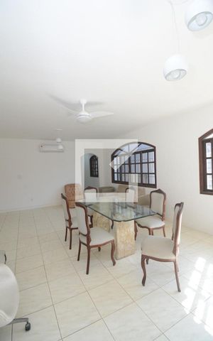 Casa para alugar com 600m², 4 quartos e 5 vagasSala de Estar e Jantar