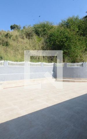 Casa para alugar com 600m², 4 quartos e 5 vagasQuintal - Garagem