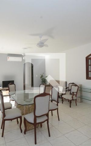 Casa para alugar com 600m², 4 quartos e 5 vagasSala de Estar e Jantar