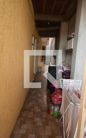 Casa à venda com 300m², 6 quartos e 3 vagas Casa à venda com 300m², 6 quartos e 3 vagascorredor