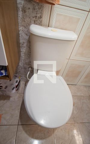 Casa à venda com 300m², 6 quartos e 3 vagas Casa à venda com 300m², 6 quartos e 3 vagasbanheiro casa 1