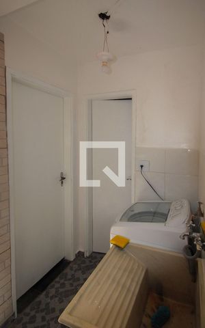 Casa à venda com 150m², 2 quartos e 1 vagaPiso T - Área de Serviço