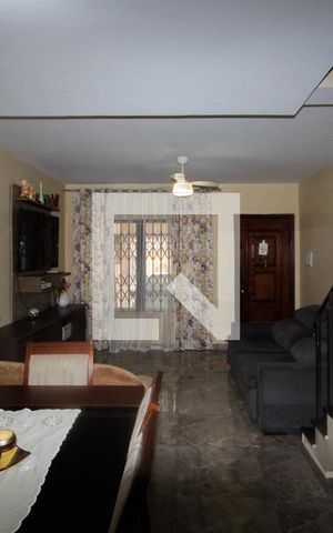 Casa à venda com 150m², 2 quartos e 1 vagaPiso T - Sala