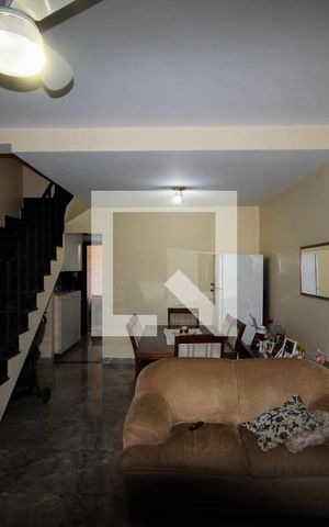 Casa à venda com 150m², 2 quartos e 1 vagaPiso T - Sala
