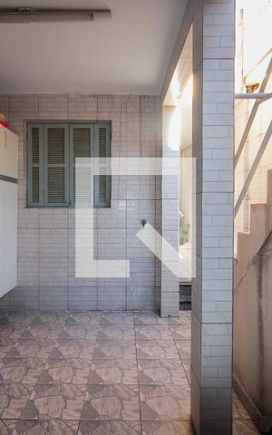 Casa à venda com 150m², 2 quartos e 1 vagaPiso T - Quintal