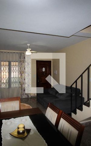Casa à venda com 150m², 2 quartos e 1 vagaPiso T - Sala