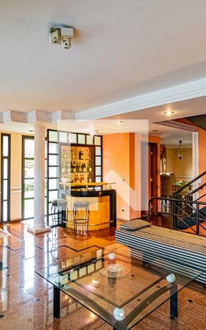 Casa de condomínio à venda com 820m², 4 quartos e 6 vagasSala