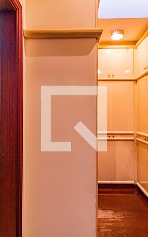 Casa de condomínio à venda com 820m², 4 quartos e 6 vagasSuite 01