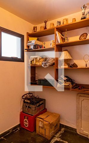 Casa de condomínio à venda com 820m², 4 quartos e 6 vagasDepósito garagem