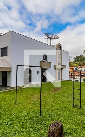 Casa de condomínio à venda com 820m², 4 quartos e 6 vagasArea externa