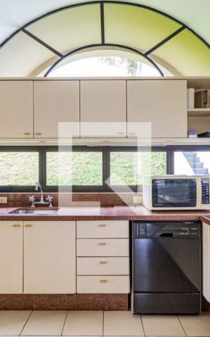 Casa de condomínio à venda com 820m², 4 quartos e 6 vagasCozinha