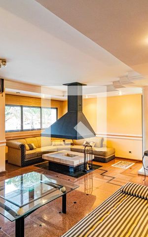 Casa de condomínio à venda com 820m², 4 quartos e 6 vagasSala