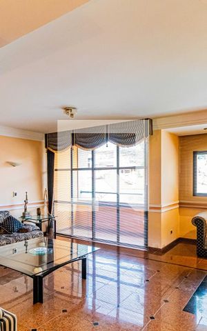Casa de condomínio à venda com 820m², 4 quartos e 6 vagasSala