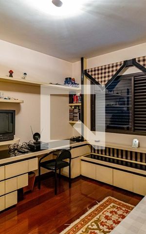 Casa de condomínio à venda com 820m², 4 quartos e 6 vagasSuite 02