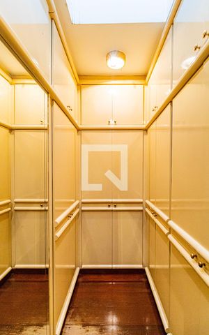 Casa de condomínio à venda com 820m², 4 quartos e 6 vagasSuite 01 - Closet