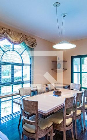 Casa de condomínio à venda com 820m², 4 quartos e 6 vagasSala de jantar 02