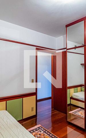 Casa de condomínio à venda com 820m², 4 quartos e 6 vagasQuarto