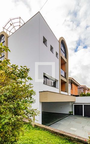 Casa de condomínio à venda com 820m², 4 quartos e 6 vagasArea externa