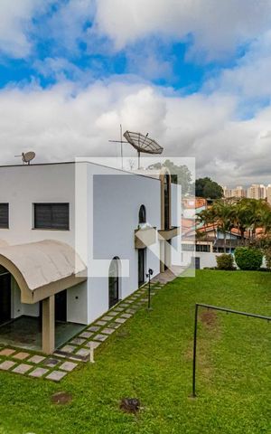 Casa de condomínio à venda com 820m², 4 quartos e 6 vagasArea externa