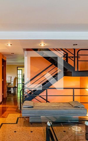 Casa de condomínio à venda com 820m², 4 quartos e 6 vagasSala