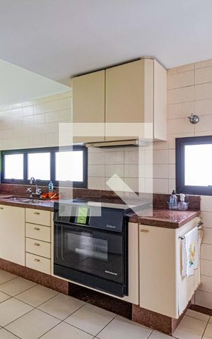 Casa de condomínio à venda com 820m², 4 quartos e 6 vagasCozinha
