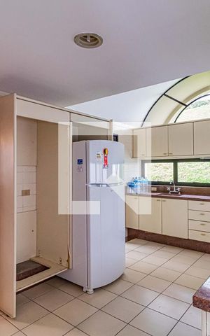 Casa de condomínio à venda com 820m², 4 quartos e 6 vagasCozinha