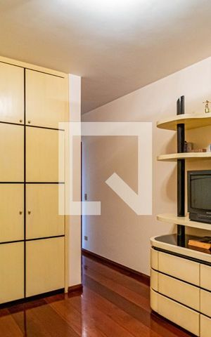 Casa de condomínio à venda com 820m², 4 quartos e 6 vagasSuite 02