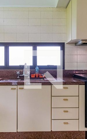 Casa de condomínio à venda com 820m², 4 quartos e 6 vagasCozinha