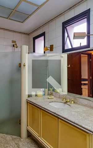 Casa de condomínio à venda com 820m², 4 quartos e 6 vagasSuite 01 - Banheiro