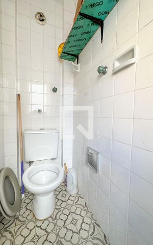 Apartamento para alugar com 70m², 2 quartos e 1 vaga Apartamento para alugar com 70m², 2 quartos e 1 vagaÁrea de Serviço - banheiro 2