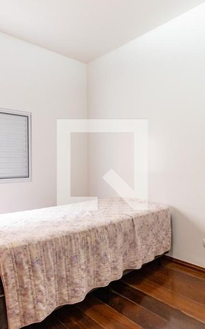 Casa à venda com 320m², 4 quartos e 3 vagas Casa à venda com 320m², 4 quartos e 3 vagasQuarto 3