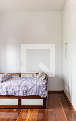 Casa à venda com 320m², 4 quartos e 3 vagas Casa à venda com 320m², 4 quartos e 3 vagasQuarto 2