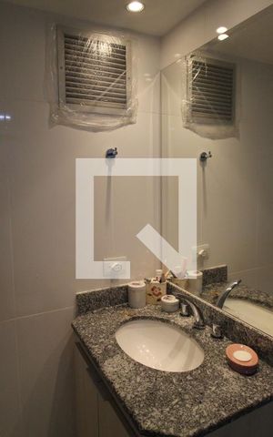 Apartamento à venda com 138m², 3 quartos e 3 vagasBanheiro da Suíte