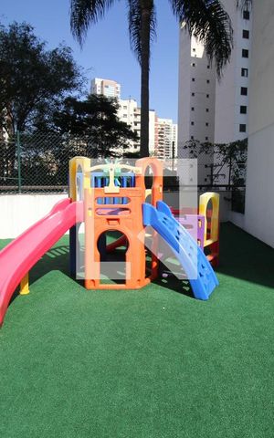 Apartamento à venda com 138m², 3 quartos e 3 vagasÁrea comum - Playground