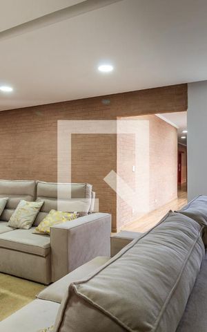 Casa para alugar com 750m², 4 quartos e 10 vagas Casa para alugar com 750m², 4 quartos e 10 vagasSala