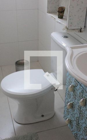 Casa à venda com 110m², 4 quartos e 2 vagasBanheiro 2