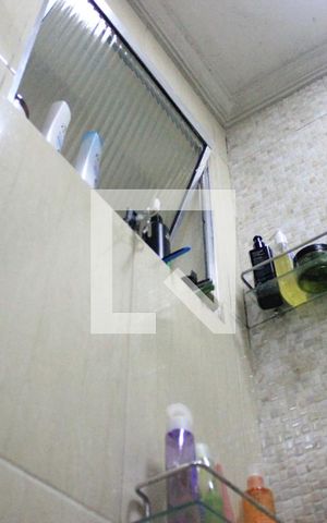 Casa à venda com 110m², 4 quartos e 2 vagasBanheiro 1