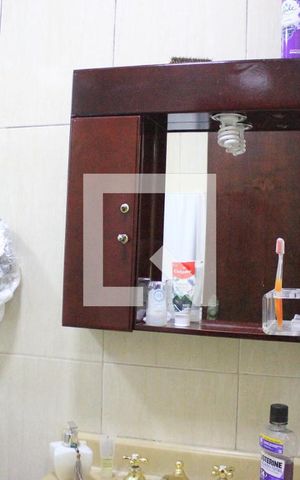 Casa à venda com 110m², 4 quartos e 2 vagasBanheiro 1