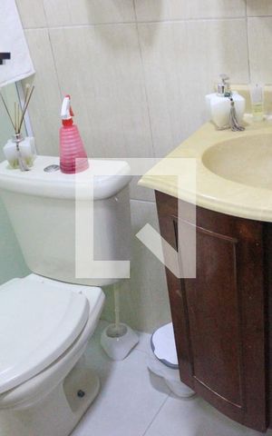 Casa à venda com 110m², 4 quartos e 2 vagasBanheiro 1