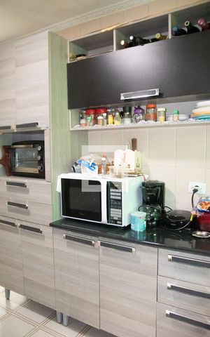 Casa à venda com 200m², 5 quartos e 2 vagas Casa à venda com 200m², 5 quartos e 2 vagasCozinha