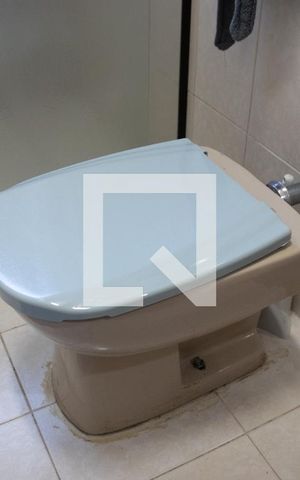 Casa à venda com 200m², 5 quartos e 2 vagas Casa à venda com 200m², 5 quartos e 2 vagasBanheiro 2