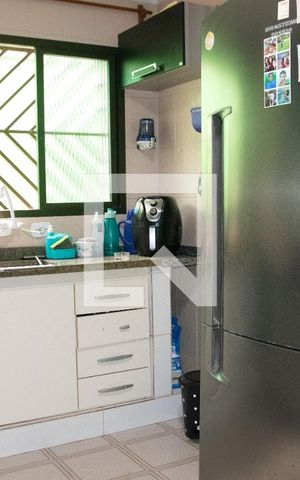 Casa à venda com 200m², 5 quartos e 2 vagas Casa à venda com 200m², 5 quartos e 2 vagasCozinha