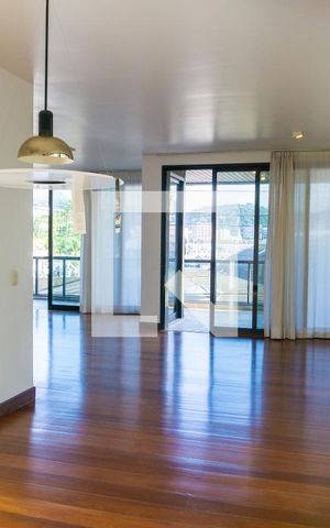 Apartamento à venda com 256m², 4 quartos e 4 vagasSala