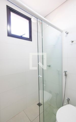 Apartamento para alugar com 65m², 2 quartos e 1 vaga Apartamento para alugar com 65m², 2 quartos e 1 vagaBanheiro da Suíte