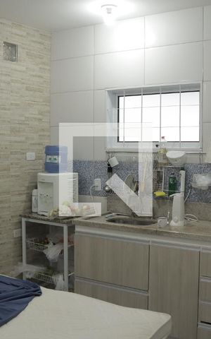 Casa para alugar com 35m², 6 quartos e sem vagaQuarto 3 (casa 02)